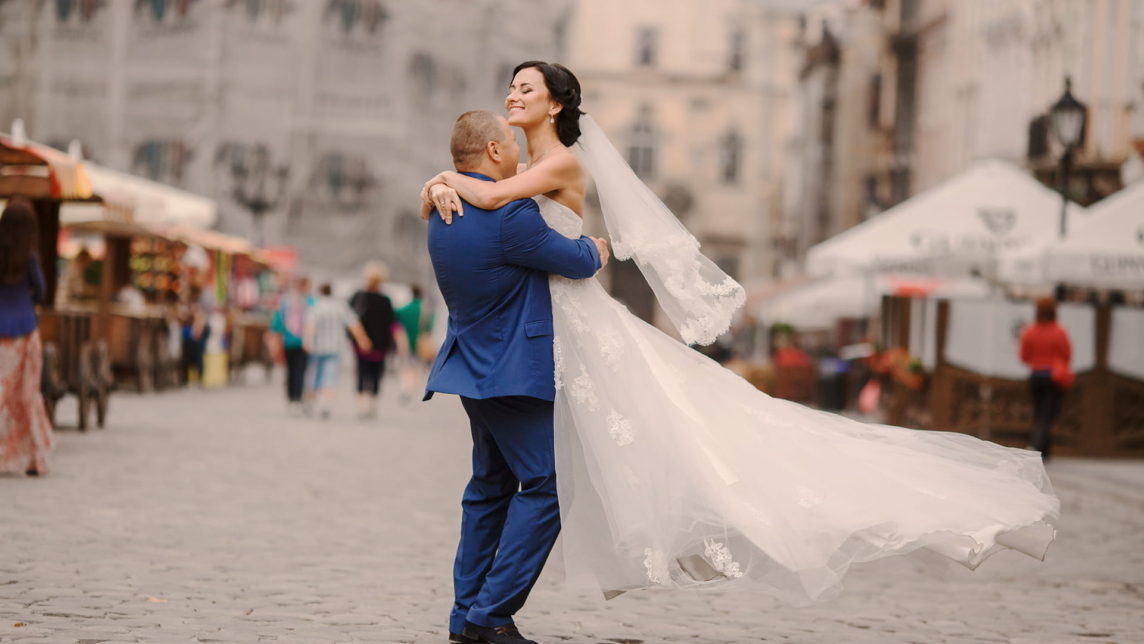 Melisa & Ingrid : Wonderful Fall Wedding at The Warehouse